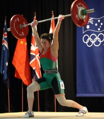 Szűcs Petra (69 kg) lökés gyakorlata